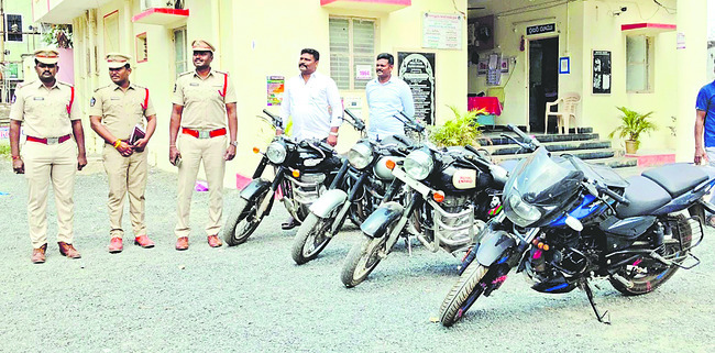 అంతర్‌ జిల్లా నేరస్తుల ముఠా అరెస్టు 1