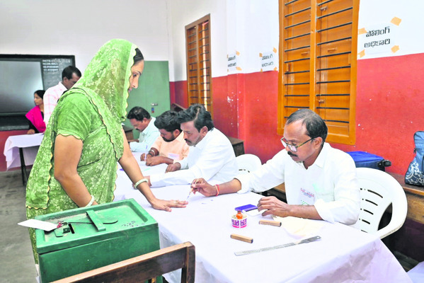 కార్పొరేషన్‌లో 59.12 శాతం పోలింగ్‌ 3