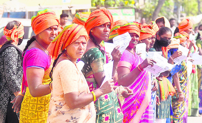 బ్యాలెట్‌ బాక్సుల్లో భవితవ్యం 5