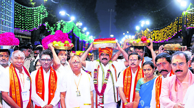 మయూర వాహనాధీశా పాహిమాం1