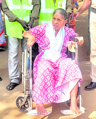 ● నవోత్సాహంలో యువత ● అనుభవాలు చెప్పిన వృద్ధులు2