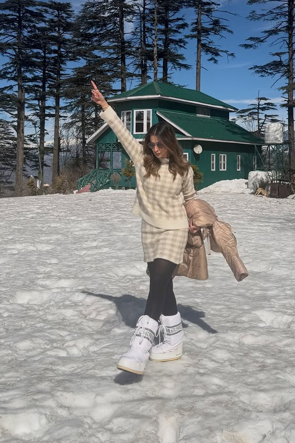 Actress Laxmi Rai Enjoying kashmir Vacation Photos3