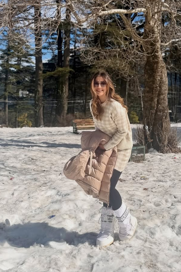 Actress Laxmi Rai Enjoying kashmir Vacation Photos5