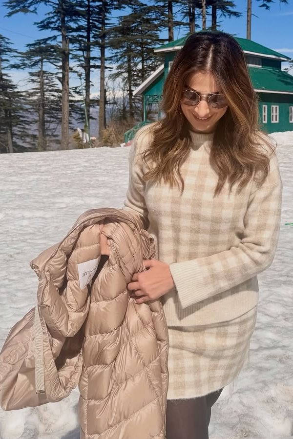 Actress Laxmi Rai Enjoying kashmir Vacation Photos6