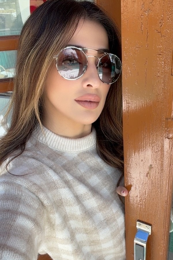 Actress Laxmi Rai Enjoying kashmir Vacation Photos7