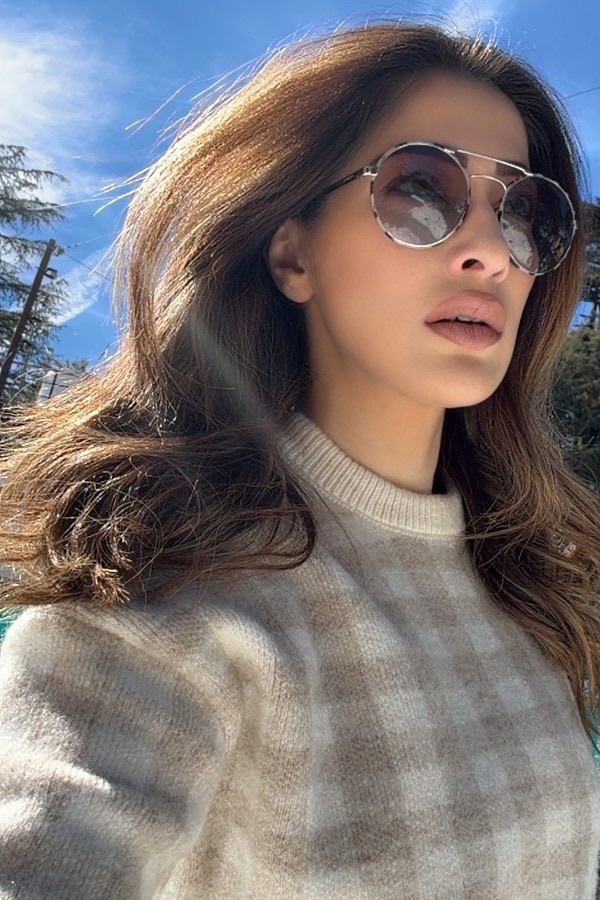 Actress Laxmi Rai Enjoying kashmir Vacation Photos9