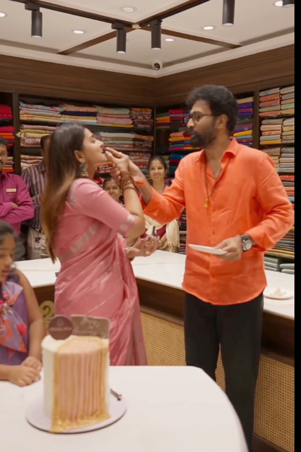 Actress Sneha Business..Second Anniversary Celebrations Photos20