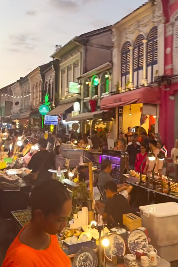 Aishwarya shares a glimpse from Old Town Phuket Photos6