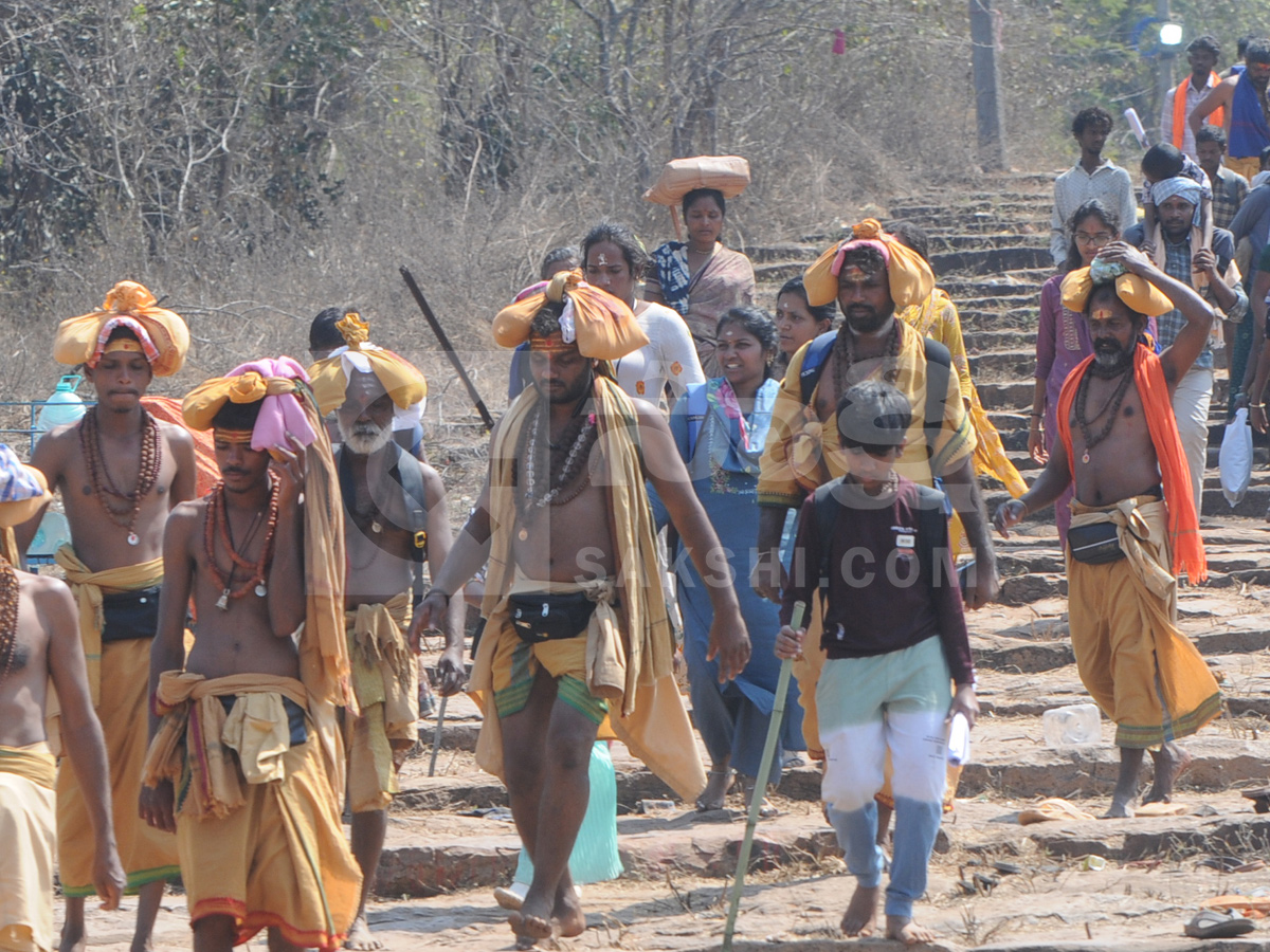 Devotees of Lord SHiva Walking To Srisailam Photos1