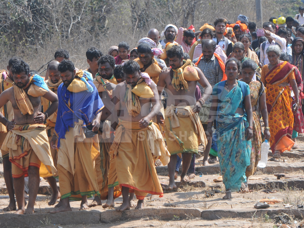 Devotees of Lord SHiva Walking To Srisailam Photos20