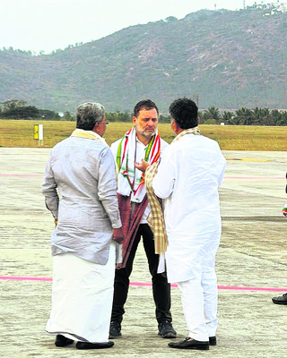 అగ్రనేతల ముందుకు సీటు పాట్లు 2