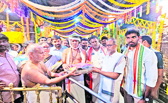 అపూర్వ ఆదరణ 1