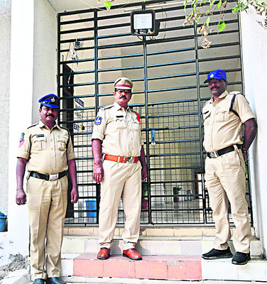 కౌంట్‌.. డౌన్‌!1