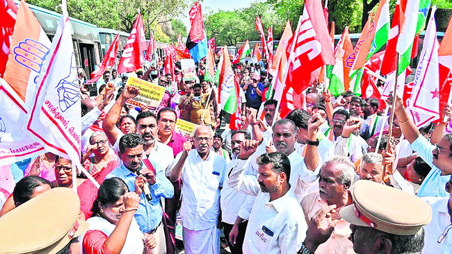 కదం తొక్కిన.. కార్మిక లోకం 1