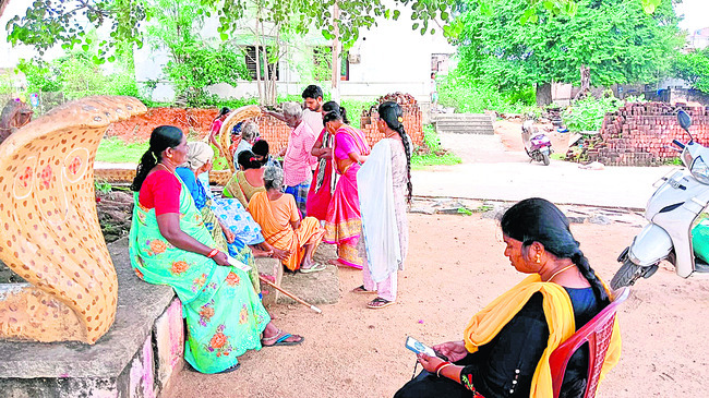 సర్వేల మయం! 1