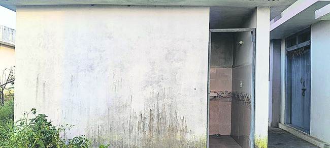 నిధులు రాక..నిర్వహణ లేక1