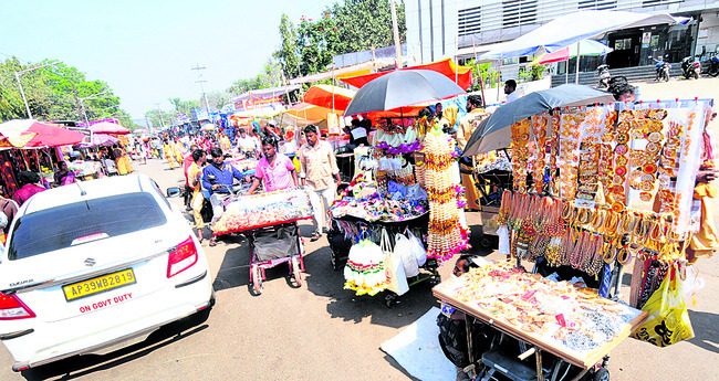 భక్తుల నిలువు దోపిడీ2