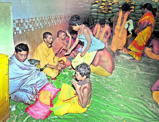 భక్తుల నిలువు దోపిడీ1