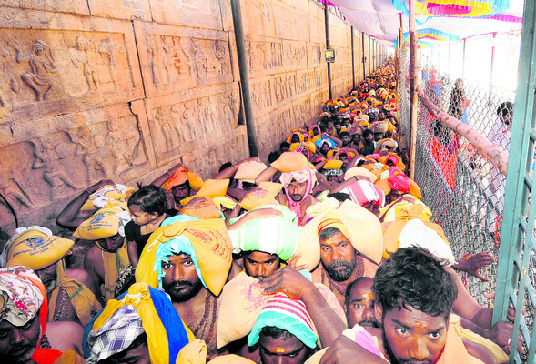 కనుల పండువగా 
2