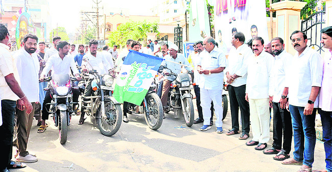 గళమెత్తిన కార్మిక లోకం 1