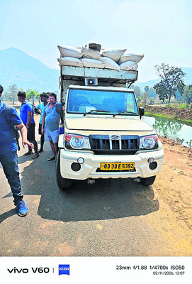 ధాన్యం బస్తాల స్వాధీనం 1