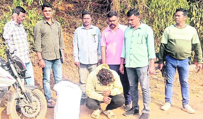 వంద కిలోల గంజాయి పట్టివేత 1