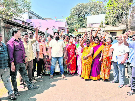 బార్‌ ఏర్పాటుపై మహిళల ఆగ్రహం 1