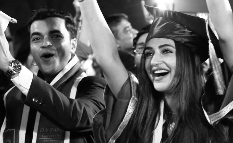 Actress Sreeleela Officially Graduates As a Doctor Photos4