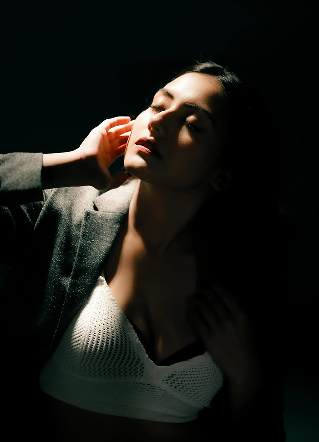 Nilave Movie Actress Shreyasi Sen HD Photos10