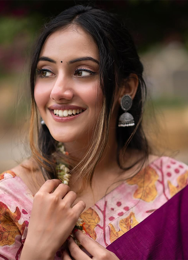 Nilave Movie Actress Shreyasi Sen HD Photos17