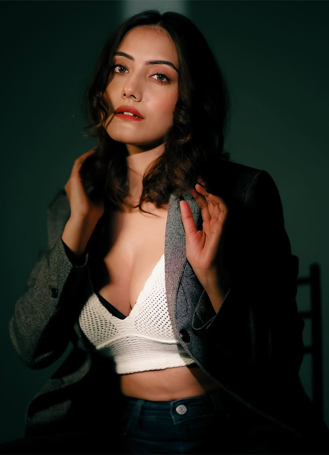 Nilave Movie Actress Shreyasi Sen HD Photos7