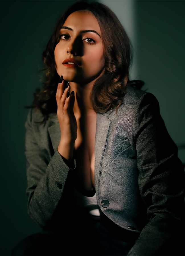 Nilave Movie Actress Shreyasi Sen HD Photos8