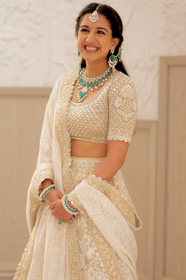 Radhika Merchant steals the spotlight at  Vikram Salgaocars wedding Photos2