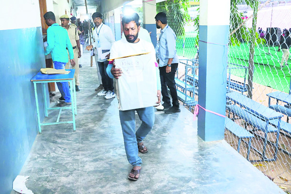 ఐదు మున్సిపాలిటీలను కైవసం చేసుకున్న కాంగ్రెస్‌2