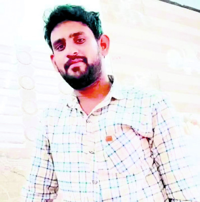 బైక్‌ అదుపుతప్పి కిందపడి .. 1