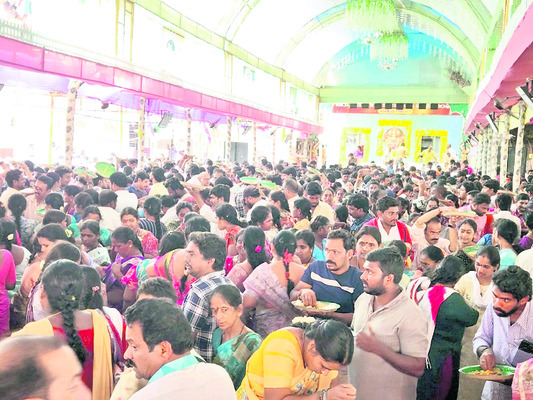 ముగిసిన మావుళ్లమ్మ వార్షిక మహోత్సవాలు 1