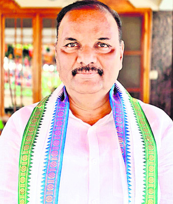 ఎదురుదాడి చేస్తున్నారు  
2