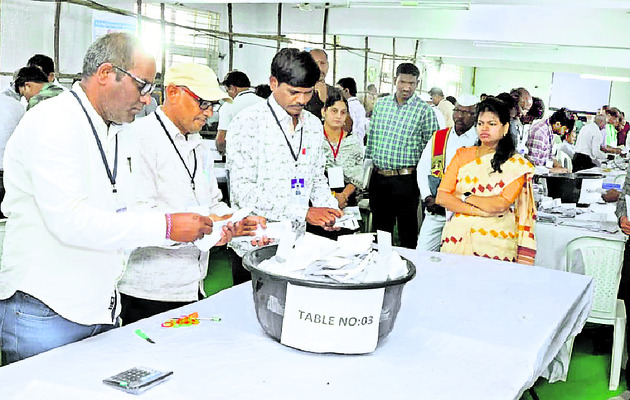 ఓరుగల్లు మున్సిపల్‌ ఎన్నికల్లో కాంగ్రెస్‌ జోరు.. ఏడుచోట2