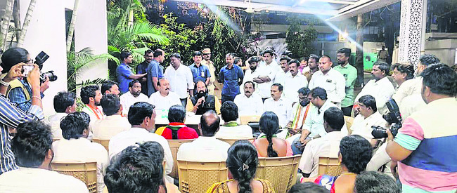 కాపర్‌ వైరు దొంగల అరెస్ట్‌
3