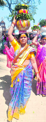 వెల్లివిరిసిన భక్తిభావం 1