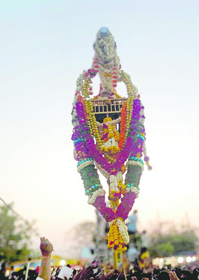 వెల్లివిరిసిన భక్తిభావం 2