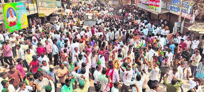 కమలం వికసించేదెప్పుడో! 1