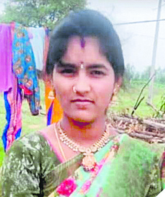 వివాహిత ఆత్మహత్య1