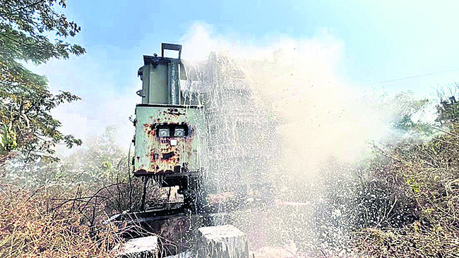 కోర్టు ముందు హాజరైన మావో నేత ఆజాద్‌ 1