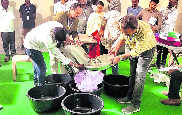 కమలం వికసించేదెప్పుడో! 2