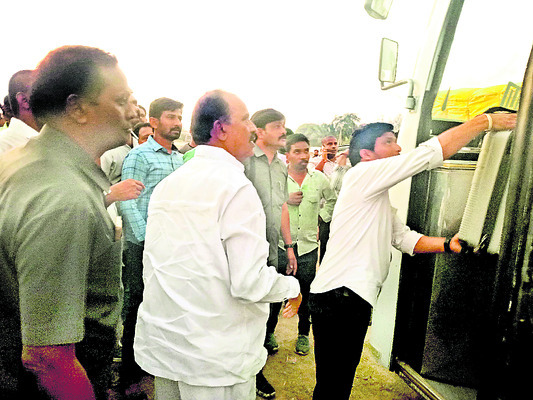 ఓరుగల్లు మున్సిపల్‌ ఎన్నికల్లో కాంగ్రెస్‌ జోరు.. ఏడుచోట3