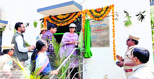 డీసీసీ కార్యాలయంలో సంబరాలు 
1