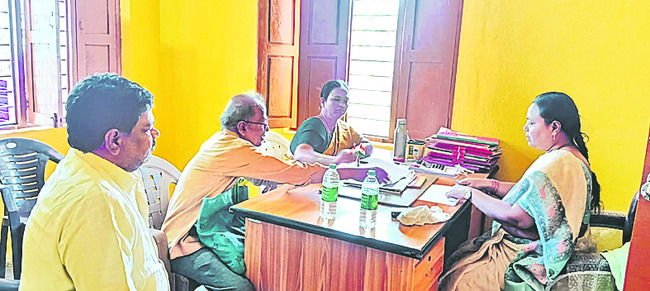 పంచాయతీ రికార్డులు  సక్రమంగా నిర్వహించాలి 
2