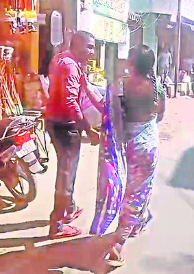 శ్రీశైలంలో మద్యం,  సారా పట్టివేత 2