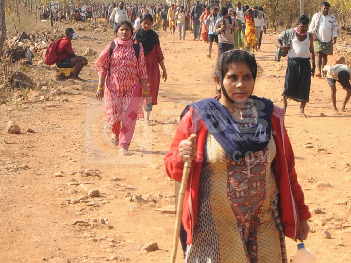 Huge Shiva Devotees Walking To Srisailam Photos12